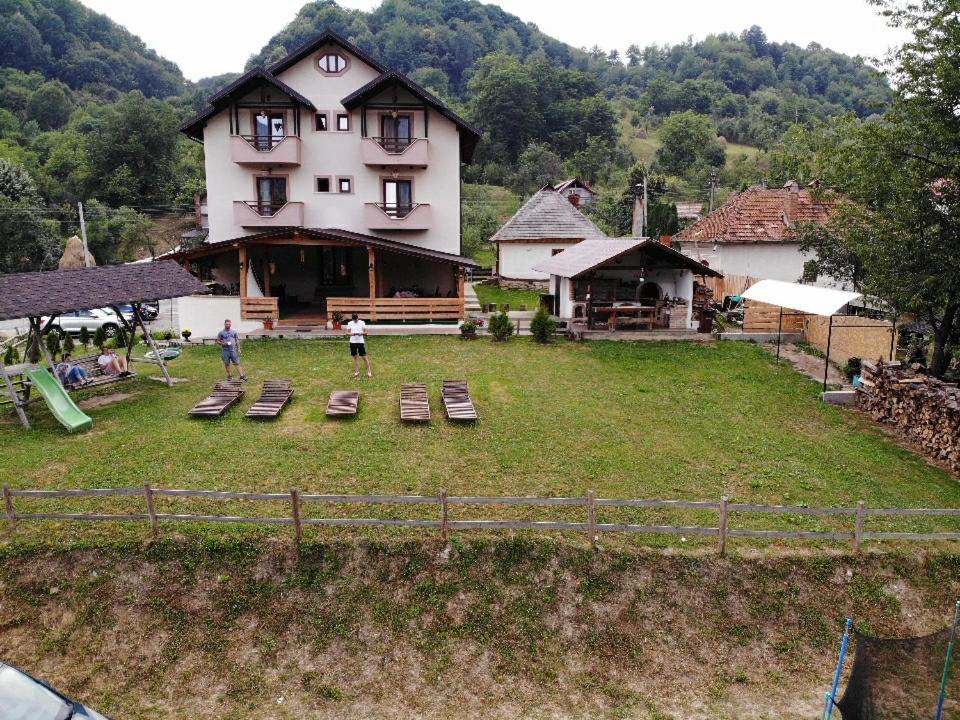 Heaven Guesthouse Corbeni Dış mekan fotoğraf